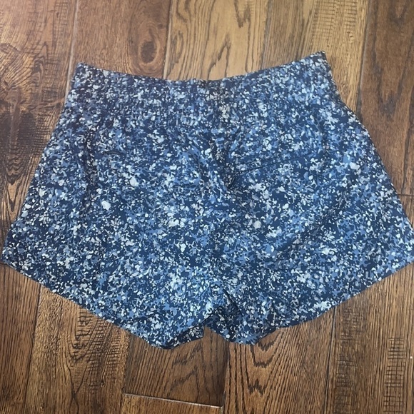 ATHLETA Women’s Running Shorts Size 0 - Picture 2 of 5